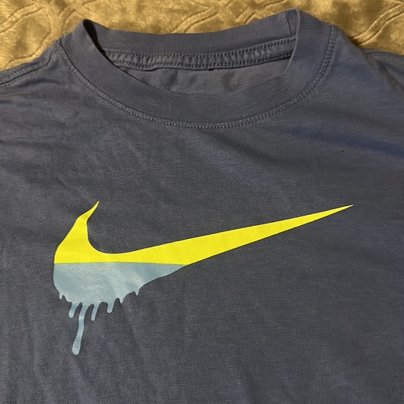 Nike long sleeve shirt size L - Picture 3 of 3
